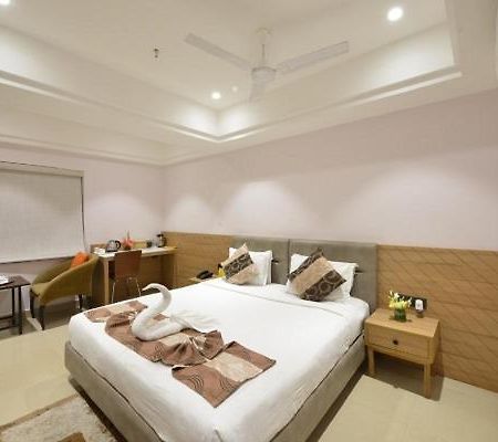 Hotel Kinara Grand Hyderabad Exterior photo