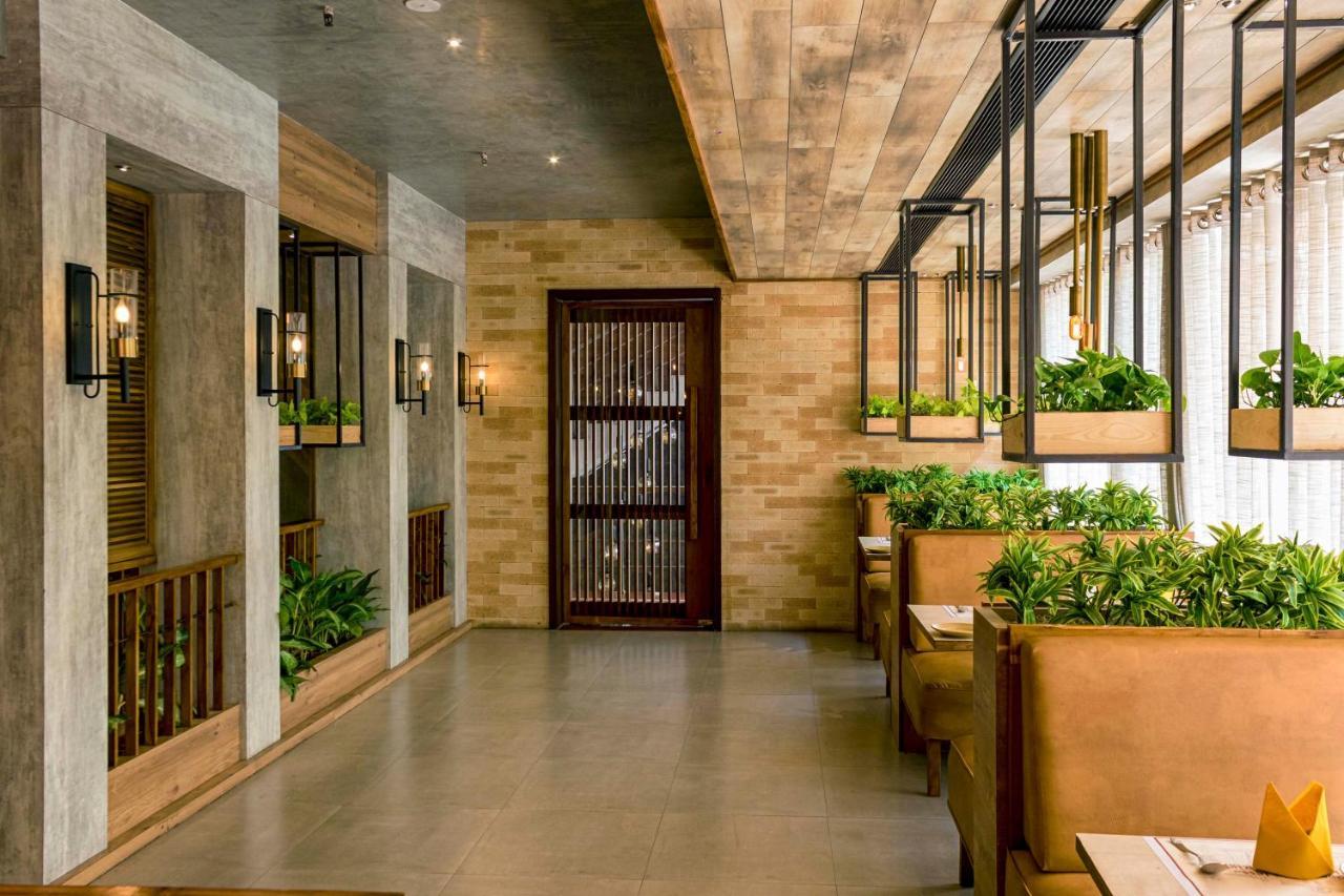 Hotel Kinara Grand Hyderabad Exterior photo